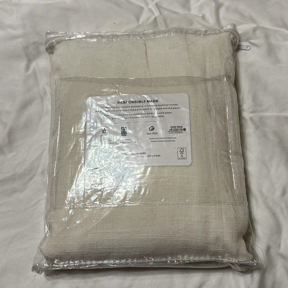 New - Set of 2 - Pottery Barn Emery Curtain - Ivory 50x84 inches - Picture 4 of 6